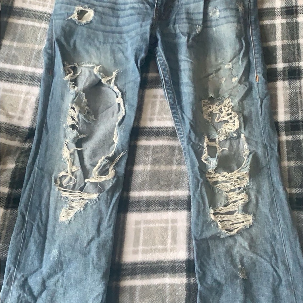 Distressed Blue Jeans true Religion size 32